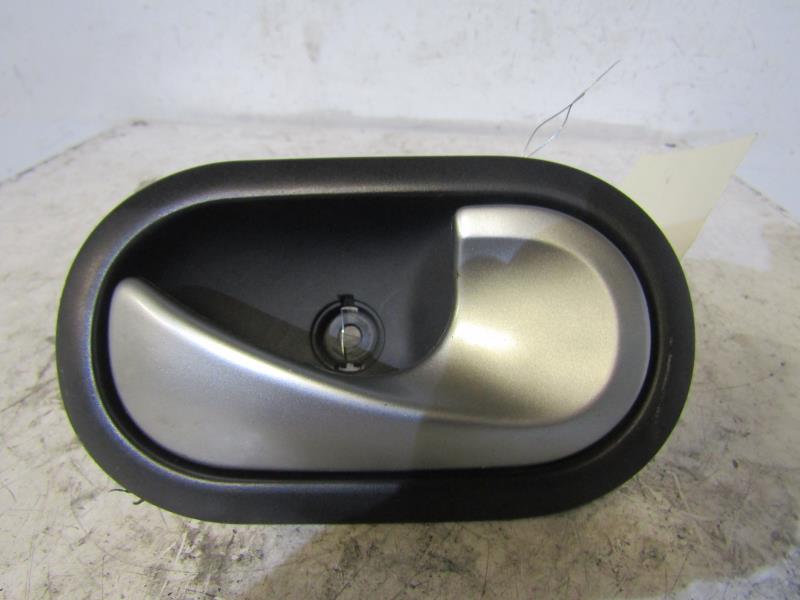 Maniglia interna posteriore sinistra RENAULT CLIO 3 PHASE 2 BREAK Diésel - 1