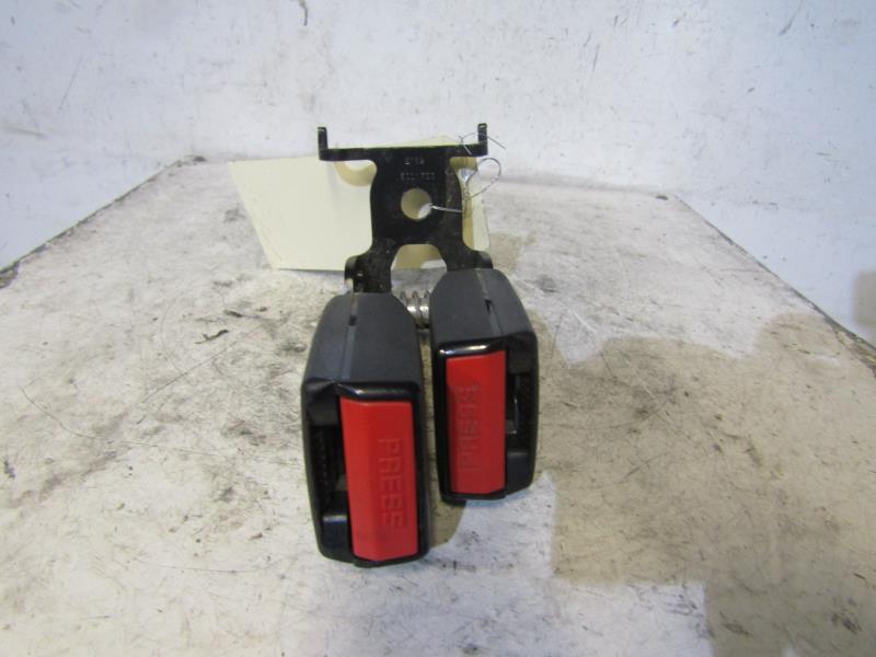 Aggancio cintura sicurezza posteriore sinistro RENAULT MEGANE 2 PHASE 1 BREAK Gasolina - 1