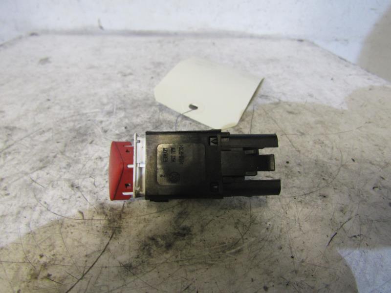 Bouton de warning VOLKSWAGEN PASSAT 5 Diesel - 1