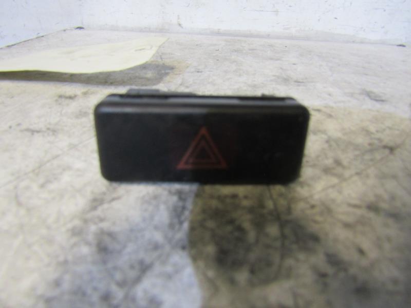 Bouton de warning BMW SERIE 5 E39 TOURING PHASE 2 BREAK Diesel - 1