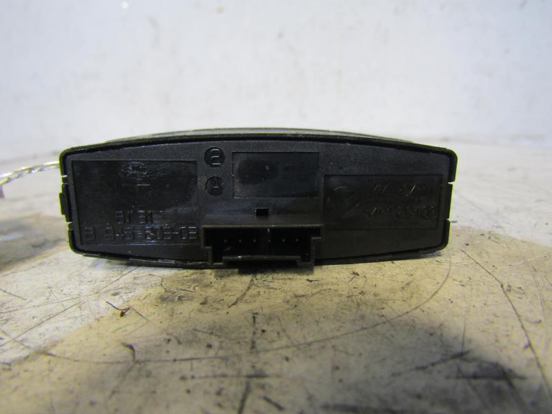 Interruttore luci emergenza BMW SERIE 1 E87 PHASE 2 Diésel - 1
