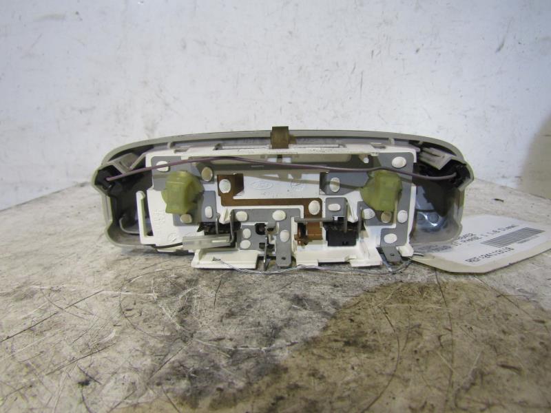 Eclairage de plafonnier FORD FOCUS 2 PHASE 1 Diesel - 1