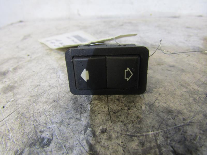 Interruttore lavacristalli posteriore sinistro BMW SERIE 5 E39 TOURING PHASE 2 BREAK Diésel - 1