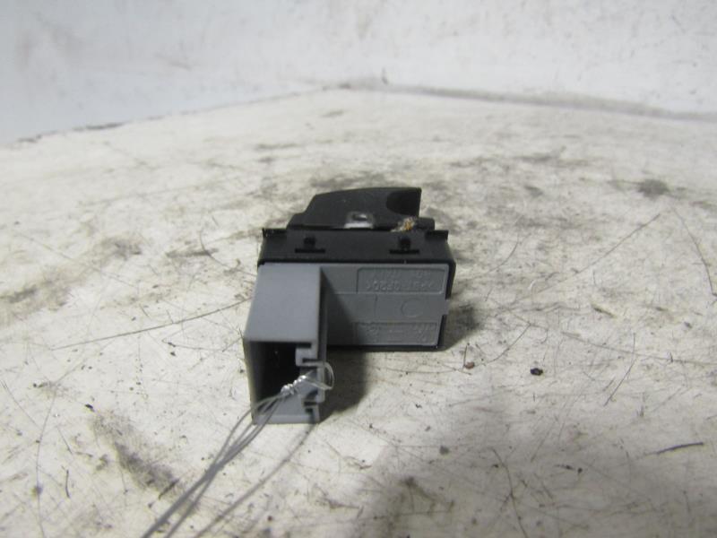 Interruttore lavacristalli posteriore sinistro VOLKSWAGEN TOURAN 1 PHASE 1 Diésel - 1