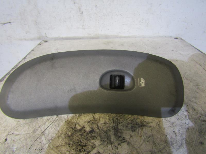 Interruttore lavacristalli anteriore destro CHRYSLER GRAND VOYAGER 4 PHASE 2 Diésel - 1
