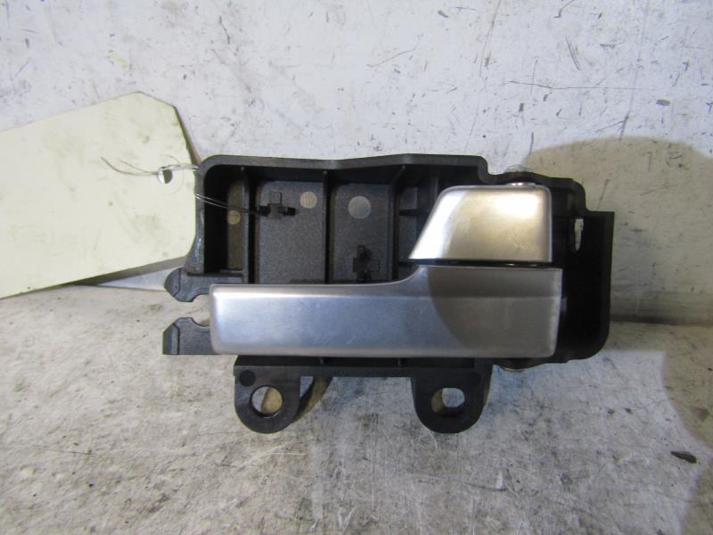 Maniglia interna anteriore destra FORD FOCUS 2 PHASE 1 BREAK Gasolina - 1