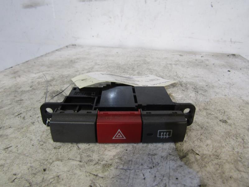 Bouton de warning DAIHATSU CUORE 3 Essence - 1