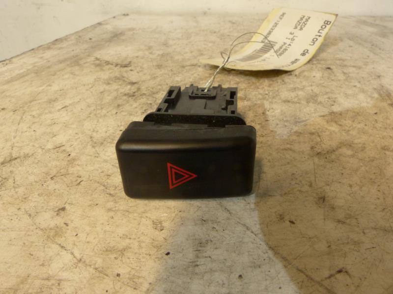 Bouton de warning MAZDA 3 1 PHASE 1 Diesel - 1