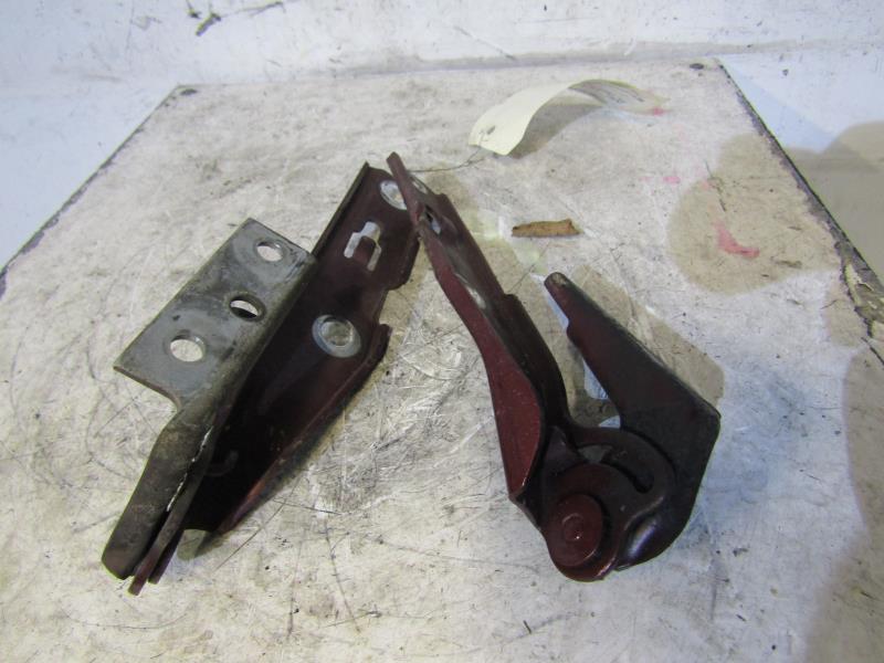 Charniere de capot AUDI A4 2 AVANT PHASE 1 BREAK Diesel - 1