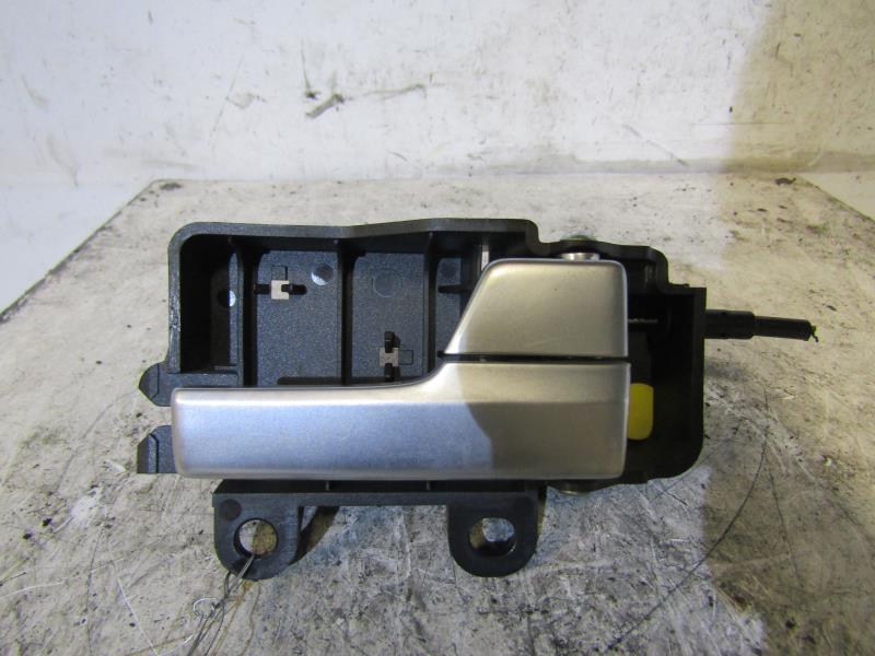 Maniglia interna anteriore destra FORD FOCUS 2 PHASE 1 Diésel - 1