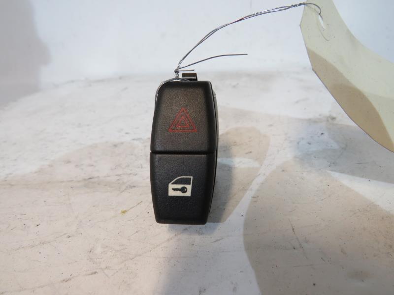 Bouton de warning BMW X3 E83 PHASE 2 Diesel - 1