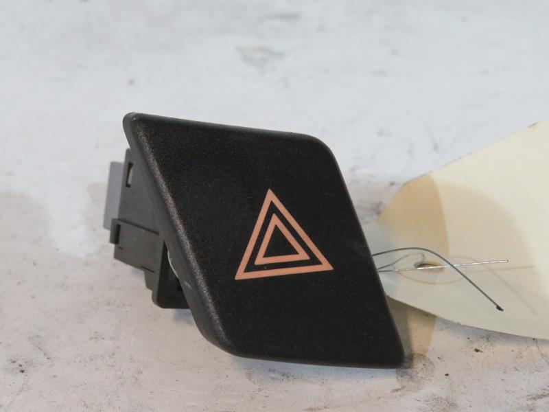 Bouton de warning TOYOTA YARIS 2 PHASE 1 Essence - 1