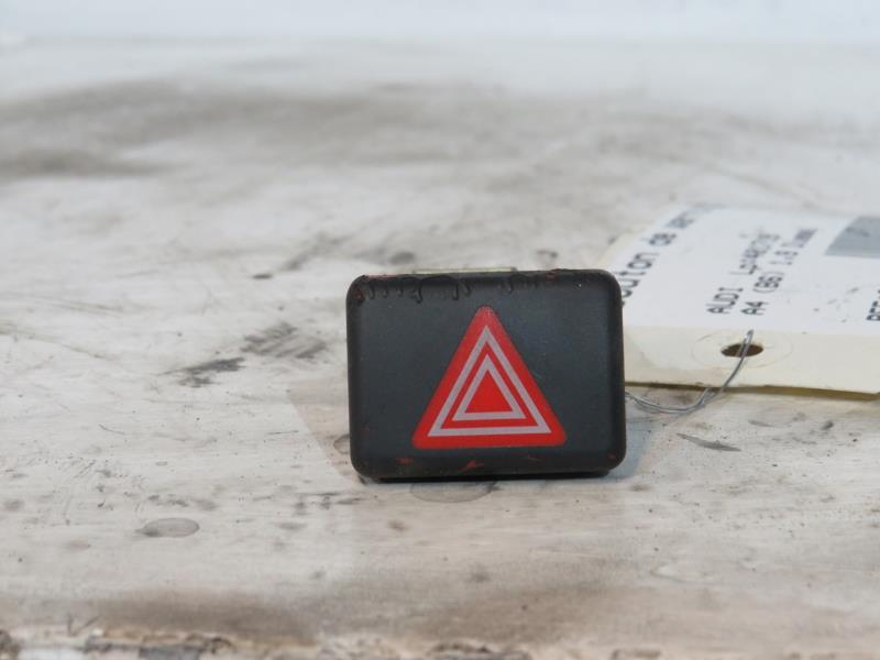 Bouton de warning AUDI A4 2 AVANT PHASE 1 BREAK Diesel - 1