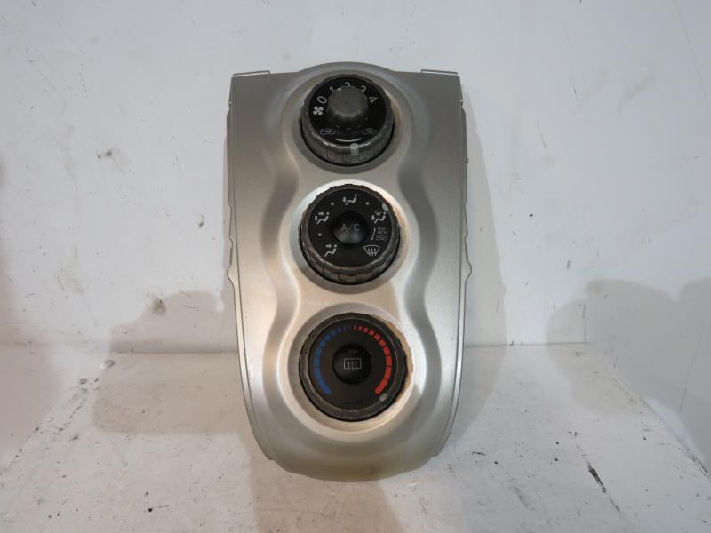 Commande chauffage TOYOTA YARIS 2 PHASE 1 Essence - 1