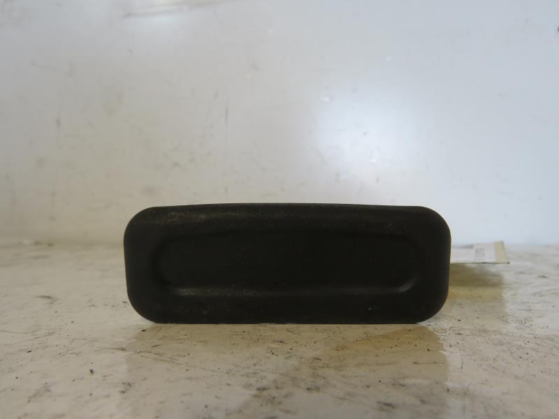 Botón del maletero PEUGEOT 308 1 PHASE 1 Diésel - 1