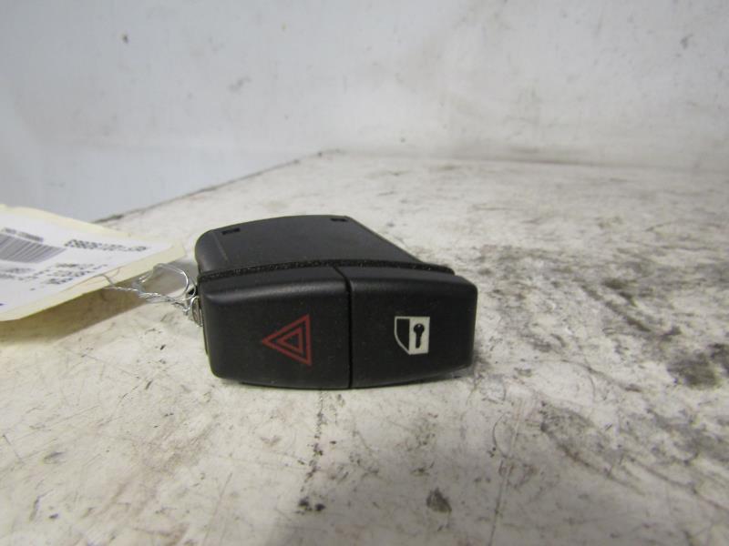 Bouton de warning BMW SERIE 5 E60 PHASE 2 Diesel - 1