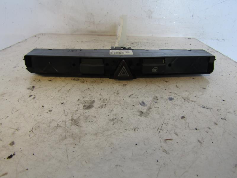 Bouton de warning OPEL ZAFIRA B PHASE 1 Diesel - 1