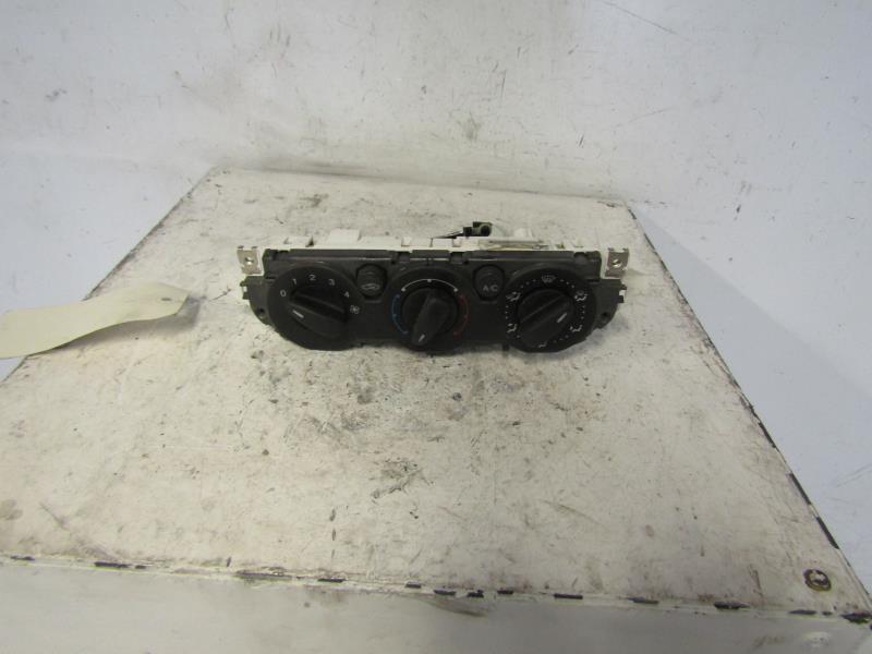 Commande chauffage FORD FOCUS 2 PHASE 1 BREAK Diesel - 1
