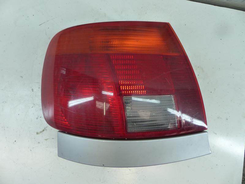Fanale posteriore principale sinistro (luci) AUDI A4 1 PHASE 1 Gasolina - 1