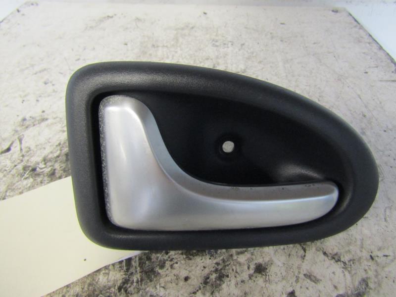 Maniglia interna posteriore sinistra RENAULT CLIO 2 PHASE 2 Diésel - 1