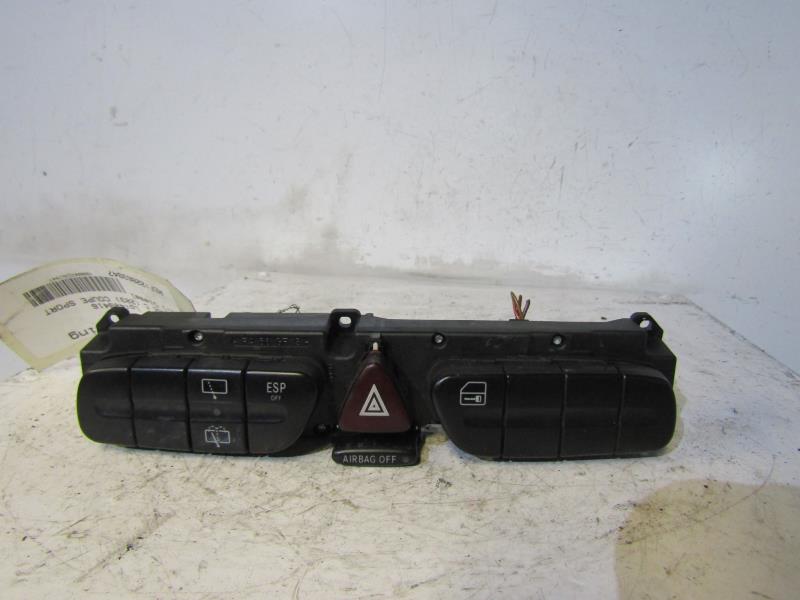 Interruttore luci emergenza MERCEDES CLASSE C 203 PHASE 1 BREAK Diésel - 1