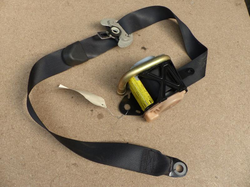 Cintura di sicurezza anteriore sinistra TOYOTA AVENSIS 2 PHASE 1 BREAK Diésel - 1