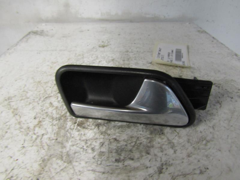 Maniglia interna anteriore destra VOLKSWAGEN TOURAN 1 PHASE 2 Diésel - 1