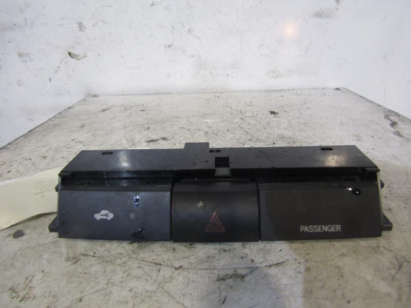 Bouton de warning TOYOTA COROLLA VERSO 2 PHASE 1 Diesel - 1