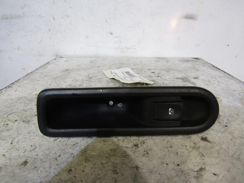 Interruttore lavacristalli posteriore destro RENAULT CLIO 3 PHASE 2 Diésel - 1