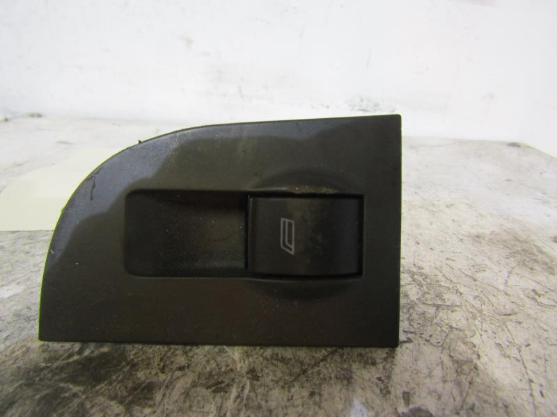 Interruttore lavacristalli posteriore sinistro AUDI A6 2 PHASE 1 Gasolina - 1