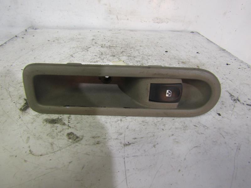 Interruttore lavacristalli posteriore sinistro RENAULT CLIO 3 PHASE 1 Diésel - 1