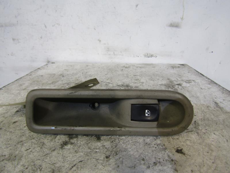 Interruttore lavacristalli posteriore sinistro RENAULT CLIO 3 PHASE 1 Diésel - 1
