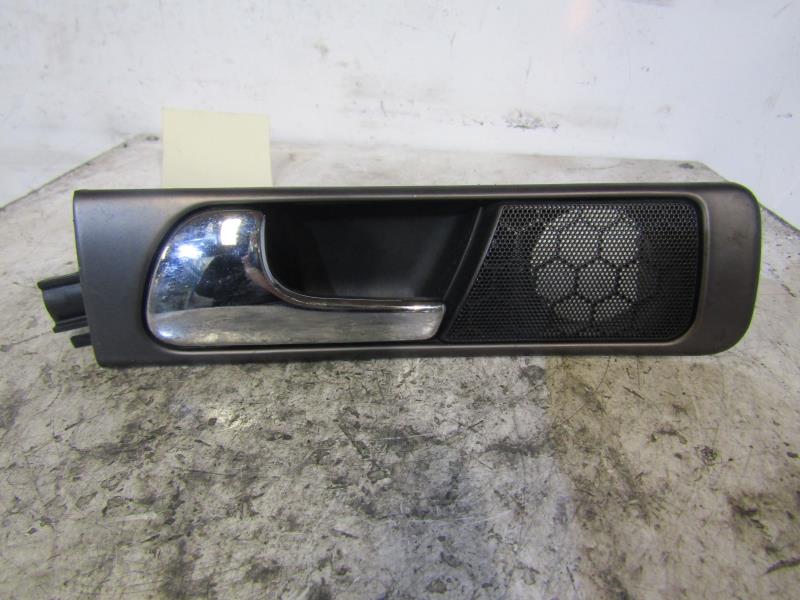 Poignee interieur arriere gauche AUDI A6 2 PHASE 1 Essence - 1