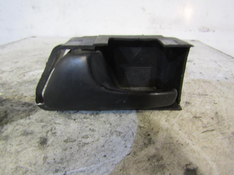 Maniglia interna anteriore sinistra VOLKSWAGEN GOLF 3 Diésel - 1
