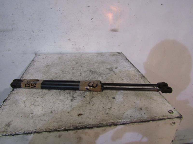 Verin de coffre SUZUKI SWIFT 3 Essence - 1