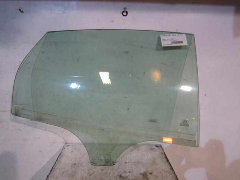 Vitre arriere droit FORD FOCUS 3 PHASE 1 Essence - 1