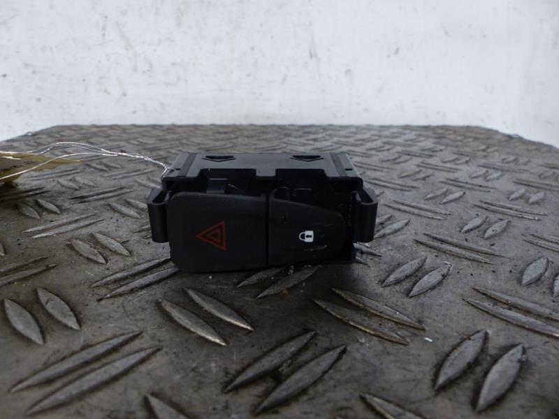 Bouton de warning DACIA SANDERO 2 PHASE 2 Essence - 1