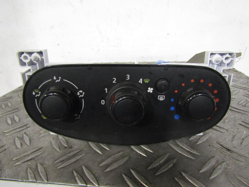 Commande chauffage DACIA SANDERO 2 PHASE 1 Essence - 1