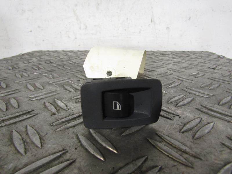 Interruttore lavacristalli posteriore destro BMW SERIE 1 E87 PHASE 1 Diésel - 1