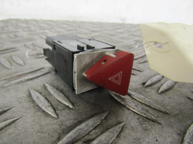 Bouton de warning VOLKSWAGEN PASSAT 5 Diesel - 1