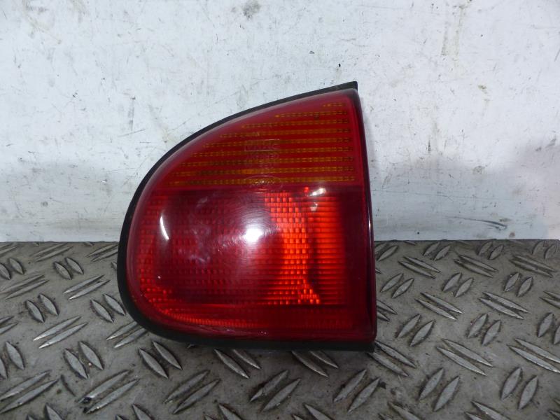 Gruppo ottico posteriore secondario sinistro (luci) FORD ESCORT 6 CABRIOLET Diésel - 1