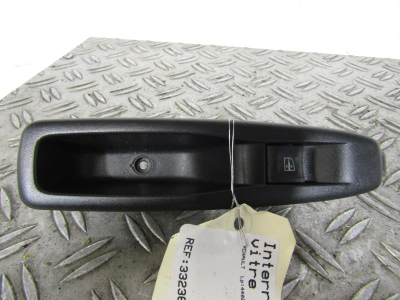 Interruttore lavacristalli posteriore destro RENAULT CLIO 4 PHASE 1 Diésel - 1