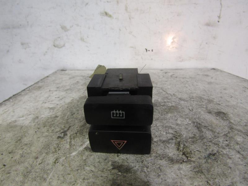 Bouton de warning TOYOTA COROLLA 10 PHASE 2 Diesel - 1