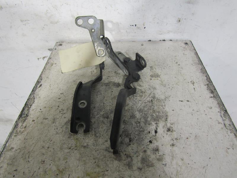 Charniere de capot CITROEN C5 1 PHASE 2 Diesel - 1