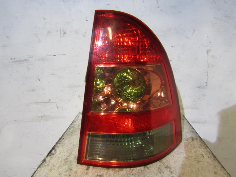 Fanale posteriore principale destro (luci) TOYOTA COROLLA 10 PHASE 2 BREAK Diésel - 1