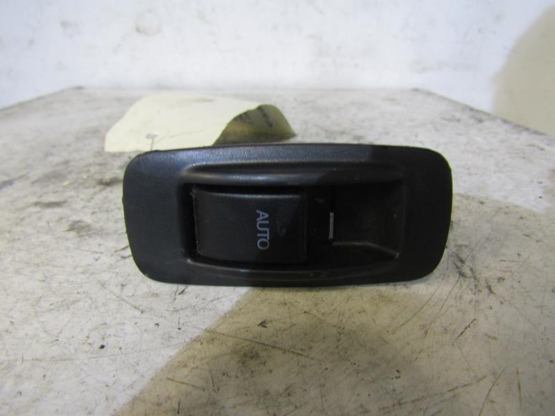 Interruttore lavacristalli posteriore destro TOYOTA COROLLA 10 PHASE 2 BREAK Diésel - 1