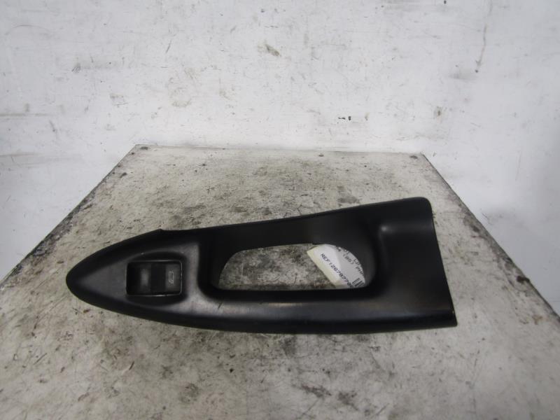 Interruttore lavacristalli anteriore destro AUDI A4 1 PHASE 1 Diésel - 1
