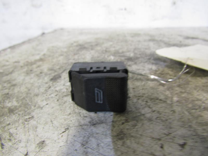 Interruttore lavacristalli anteriore destro SEAT IBIZA 2 PHASE 3 Diésel - 1