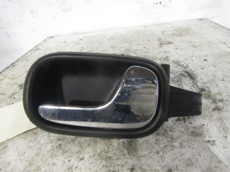 Maniglia interna posteriore destra AUDI A4 1 PHASE 1 Diésel - 1