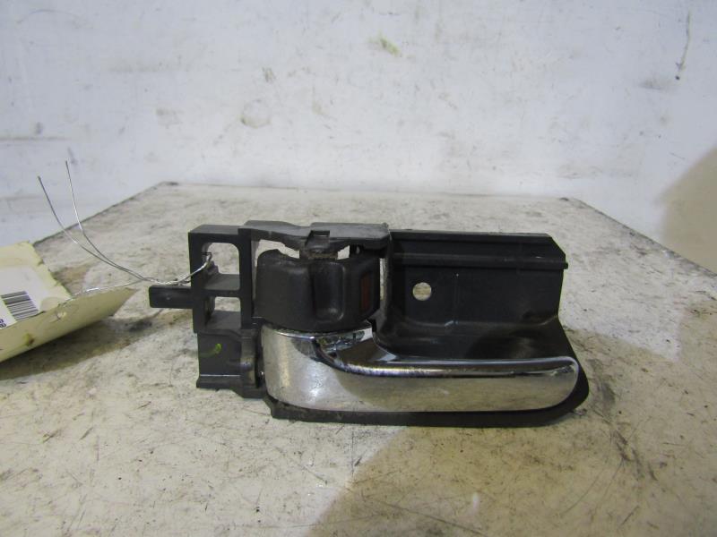 Maniglia interna posteriore sinistra TOYOTA COROLLA 10 PHASE 2 BREAK Diésel - 1